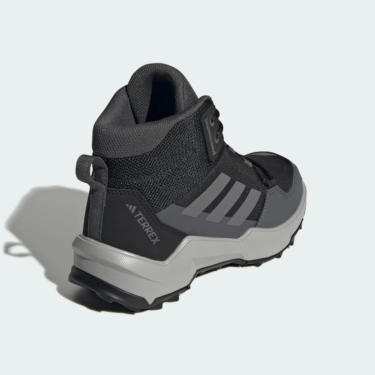 adidas Unisex-Child Terrex Ax4r Mid Top Hiking Sneaker