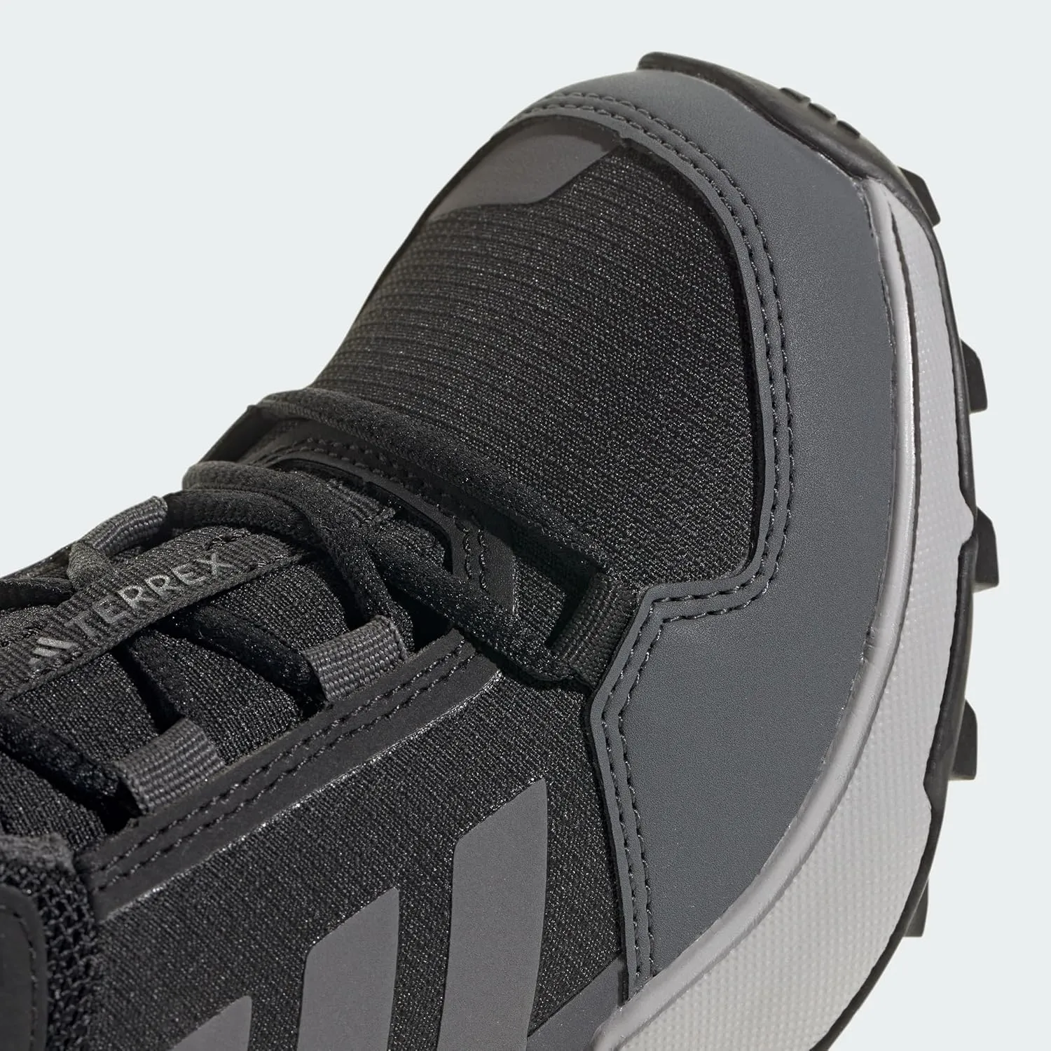 adidas Unisex-Child Terrex Ax4r Mid Top Hiking Sneaker