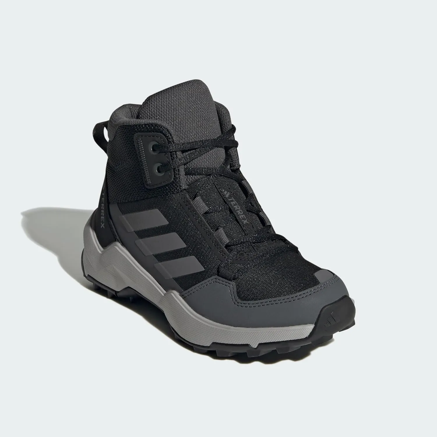 adidas Unisex-Child Terrex Ax4r Mid Top Hiking Sneaker