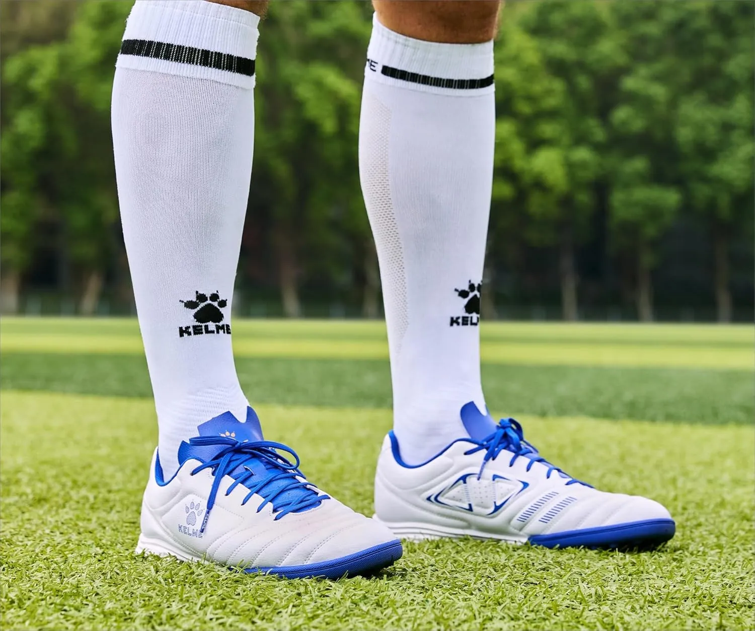 KELME Men Indoor Turf Soccer Shoe, Arch Support Soccer Cleats, Performance Futsal Sneaker