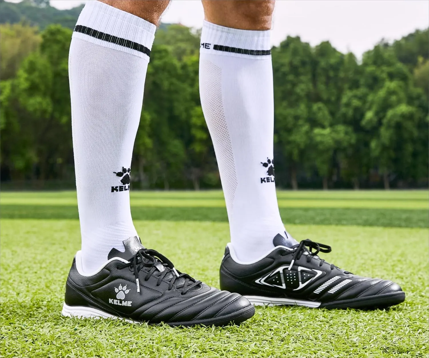 KELME Men Indoor Turf Soccer Shoe, Arch Support Soccer Cleats, Performance Futsal Sneaker
