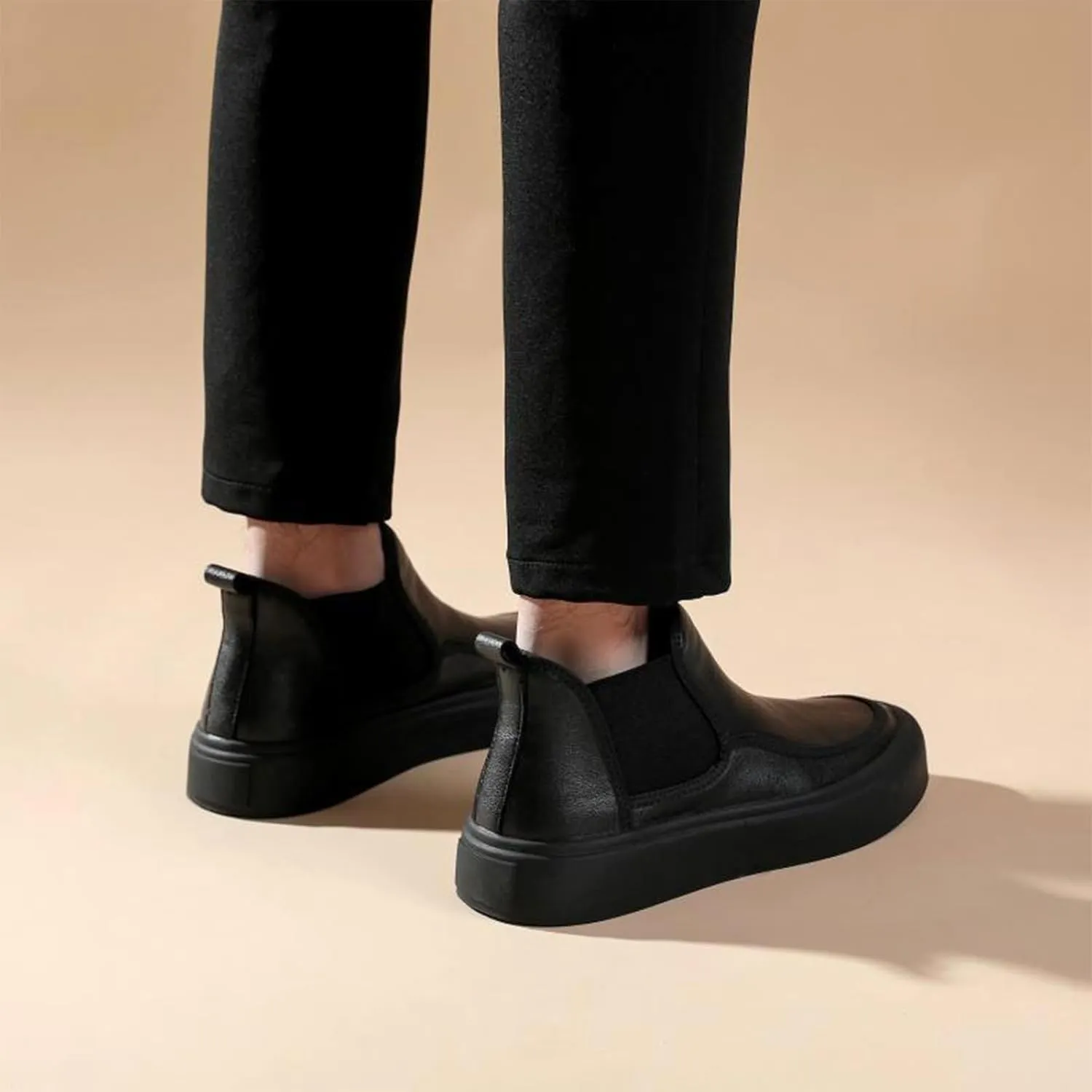 Men's Leather Platform Chelsea Boots Round Toe Comfortable Fur Lined Elastic Slip-On Casual Ankle Boots Mid-Top Business Work Dress Booties