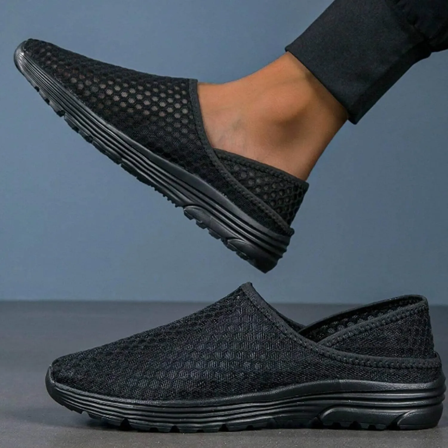 Men's Lightweight Cushion Sneakers Comfortable Lightweight Casual Walking Shoe Outdoor Non Slip Jogging Sneakers