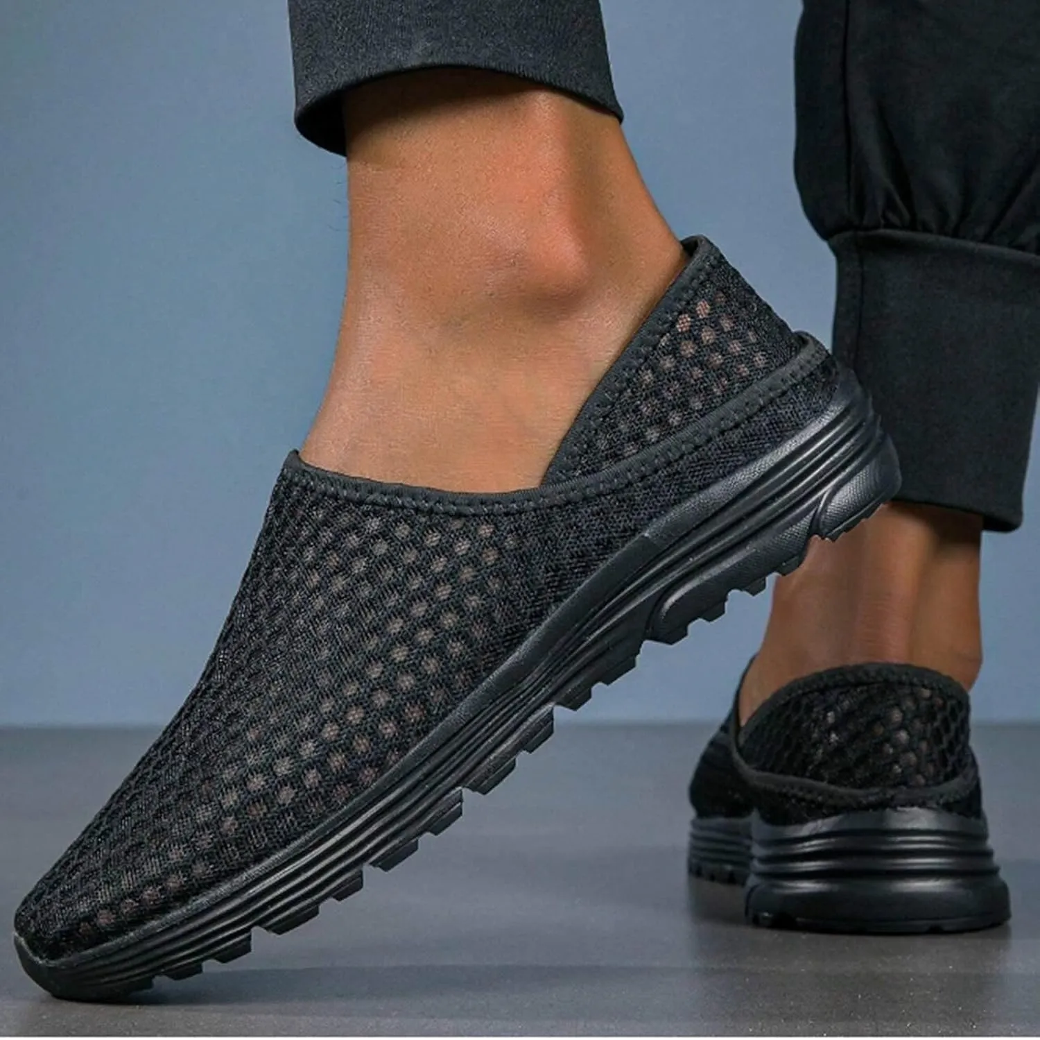 Men's Lightweight Cushion Sneakers Comfortable Lightweight Casual Walking Shoe Outdoor Non Slip Jogging Sneakers