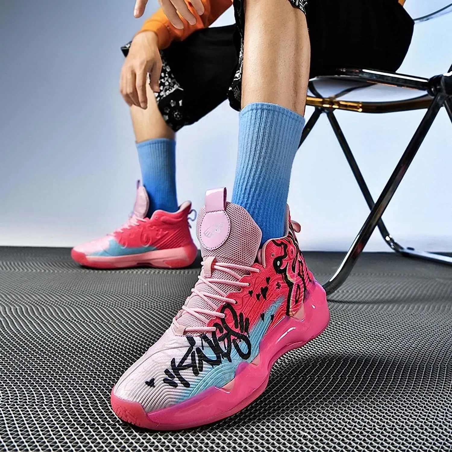 Unisex Fluorescent Basketball Shoes Sneakers Super Light High Top Graffiti Style Combat Basketball Boots