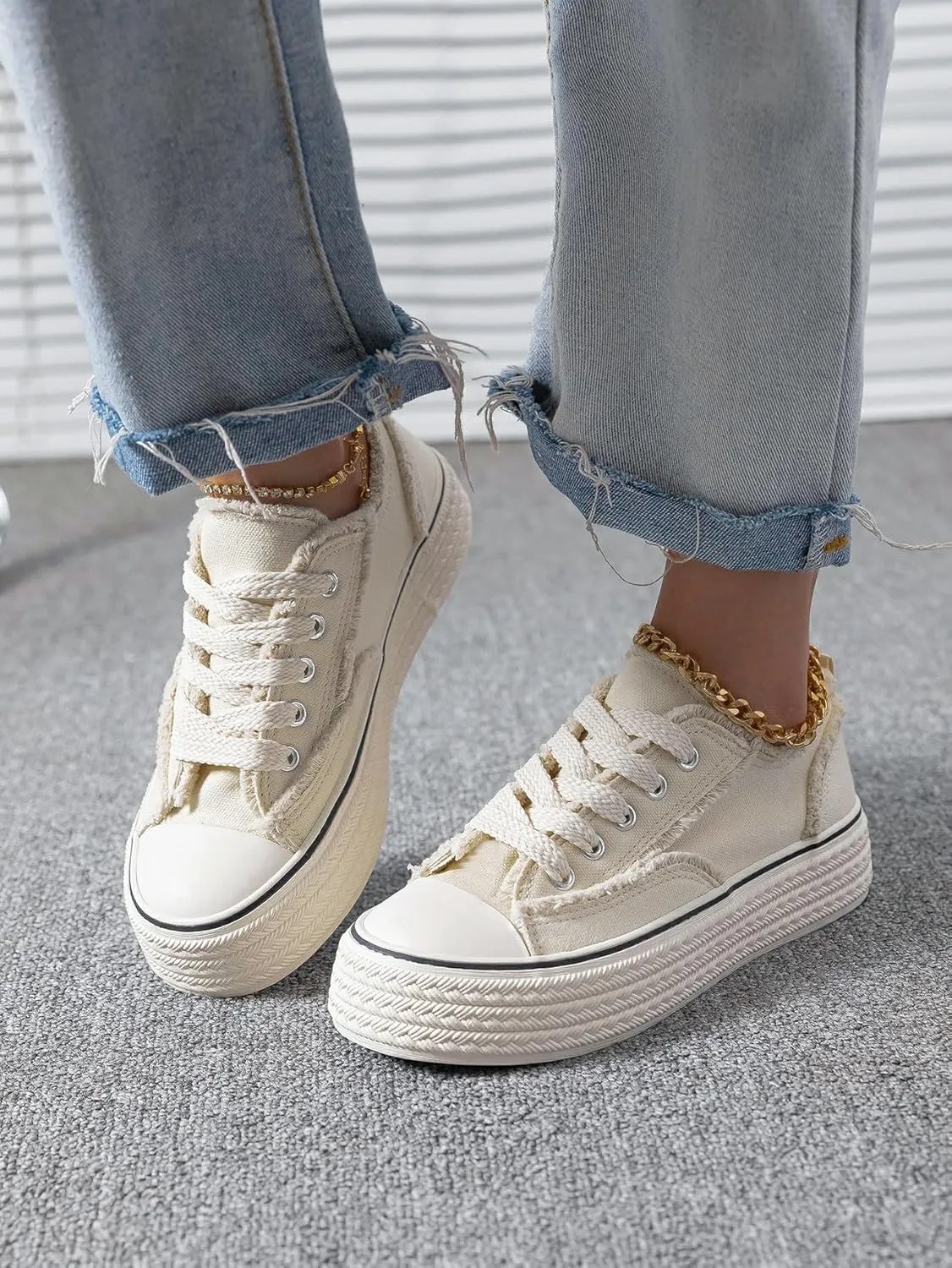WDIRARA Women's Raw Trim Lace Up Canvas Shoes Low Top Sneakers Casual Shoes