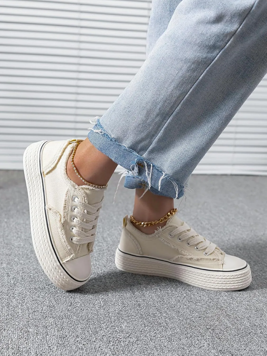 WDIRARA Women's Raw Trim Lace Up Canvas Shoes Low Top Sneakers Casual Shoes