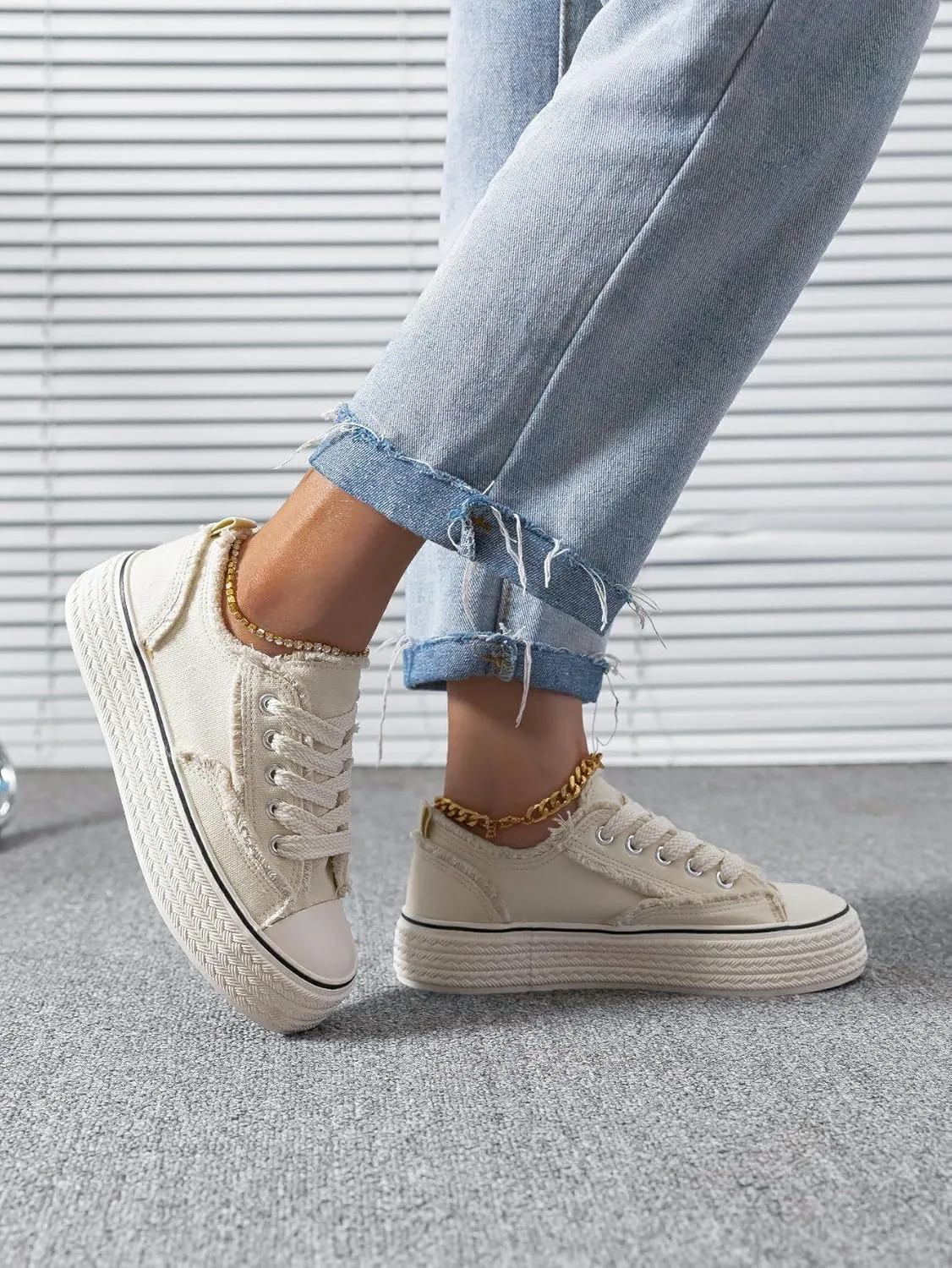 WDIRARA Women's Raw Trim Lace Up Canvas Shoes Low Top Sneakers Casual Shoes