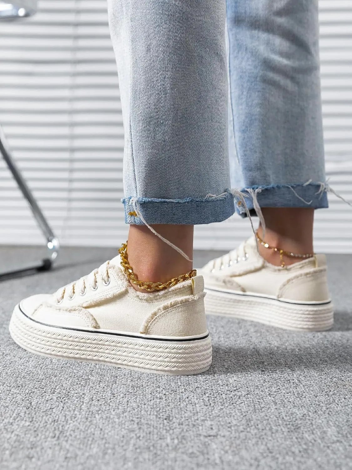 WDIRARA Women's Raw Trim Lace Up Canvas Shoes Low Top Sneakers Casual Shoes