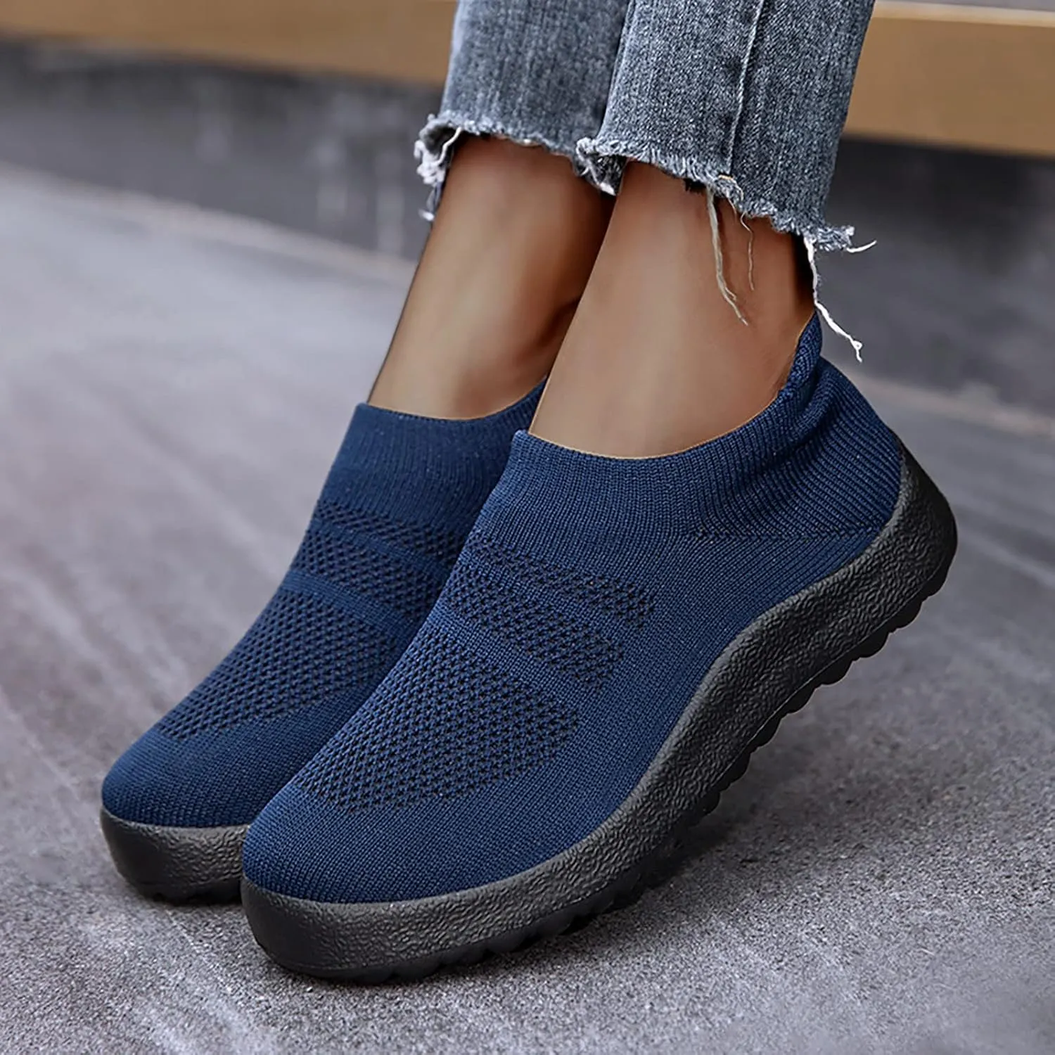 Women's Slip On Sneakers Lightweight Breathable Running Shoes for Men Arch Support Ladies Shoes Casual White Platform Sneakers Waterproof Tennis Shoe Loafers Shoe